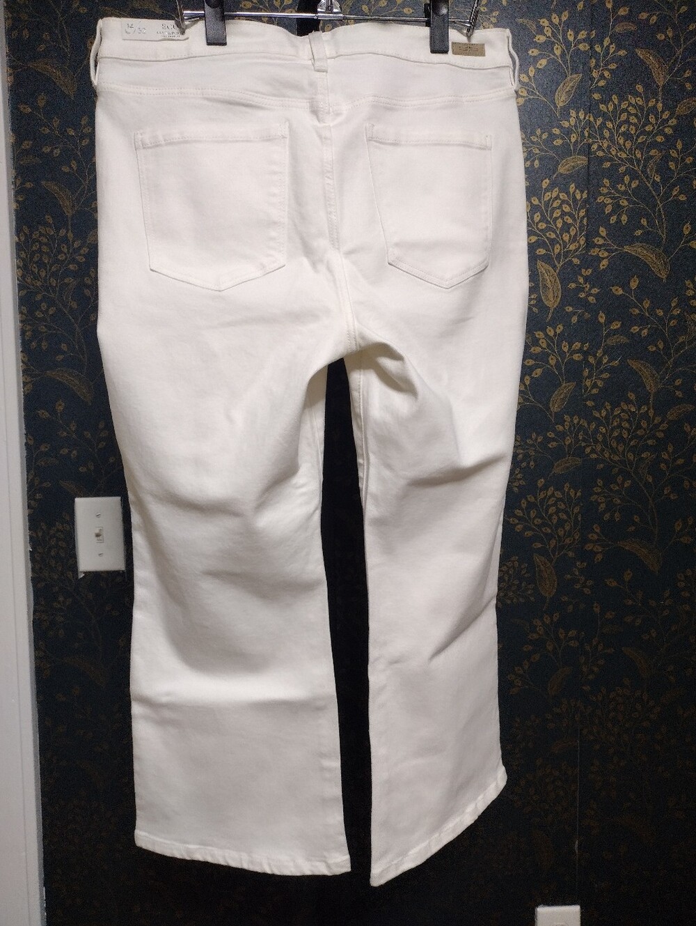 NEW Liverpool Hannah Crop Flare White Jeans - Picture 3 of 4